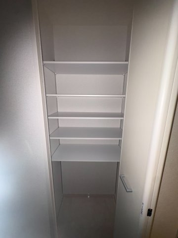 川崎市多摩区西生田２丁目の賃貸マンションの収納