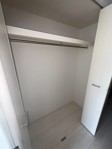 川崎市多摩区西生田２丁目の賃貸マンションの収納