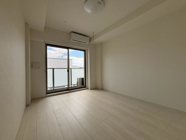 川崎市多摩区西生田２丁目の賃貸マンションの居間・リビング