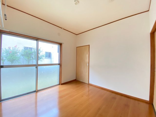 【洋室】 | 根本荘