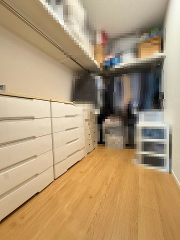 長岡京市久貝2丁目　　　の収納|2階ウォークインクローゼット
衣類・趣味用品等様々なものを収納していただけます！