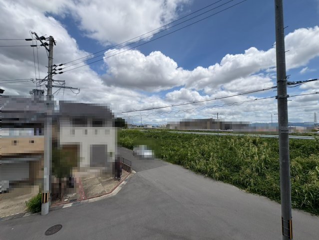 長岡京市久貝2丁目　　　の展望|バルコニーからは緑豊かな景色が広がり、自然を身近に感じられる開放的な眺望です。