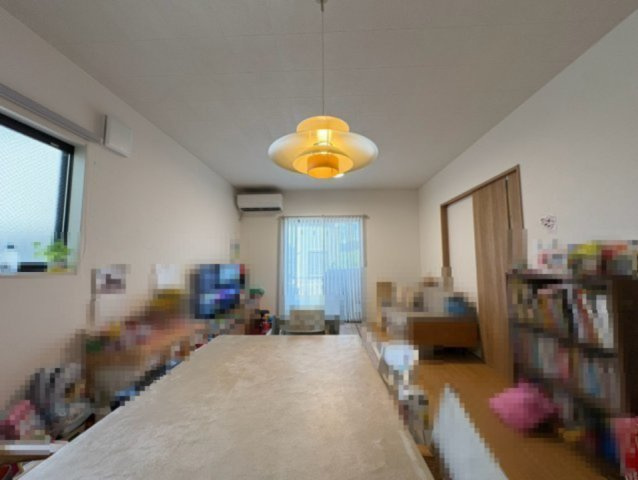 長岡京市久貝2丁目　　　の居間・リビング|二面採光のLDKで陽当たり・通風良好です！