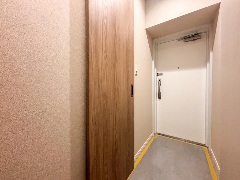 ライオンズマンション大山西町の玄関|現地写真

現地ご見学希望・資料請求などお気軽にお問い合わせ下さい！
03-5990-5201