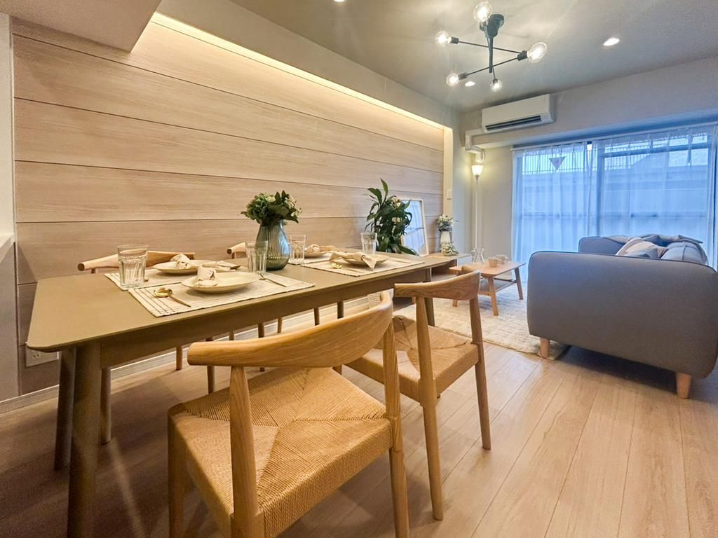 ライオンズマンション大山西町の居間・リビング|現地写真

現地ご見学希望・資料請求などお気軽にお問い合わせ下さい！
03-5990-5201