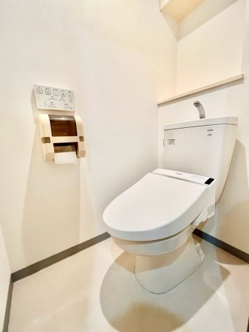 パーセル中野弥生町のトイレ|ウォシュレット付きのトイレはいつも快適！

現地ご見学希望・資料請求などお気軽にお問い合わせ下さい！
03-5990-5201