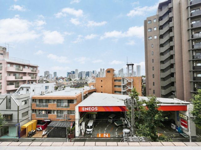 パーセル中野弥生町の展望|大きな空に包まれて、太陽の光をたっぷりと浴びながら過ごす毎日は、自然と家族の笑顔で溢れます。

現地ご見学希望・資料請求などお気軽にお問い合わせ下さい！
03-5990-5201