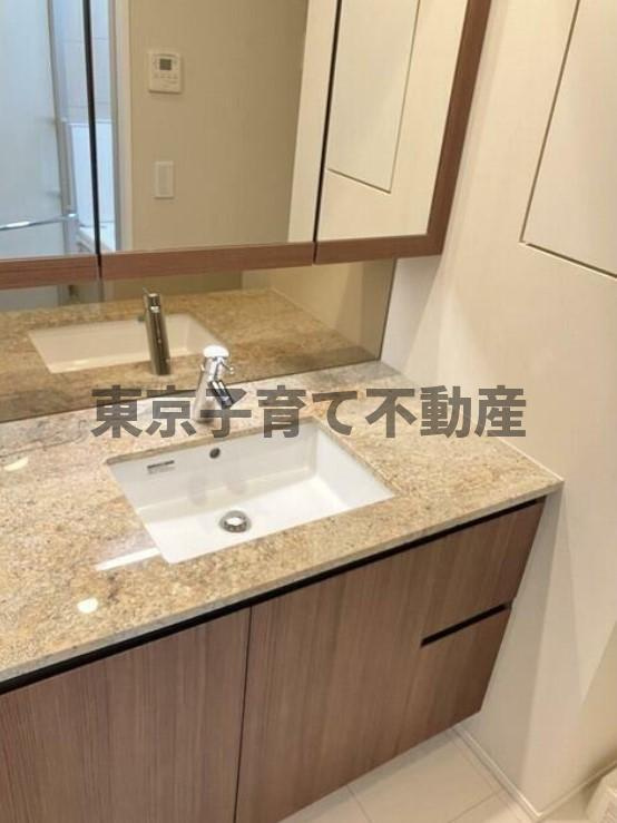 プラウド神楽坂の洗面所
