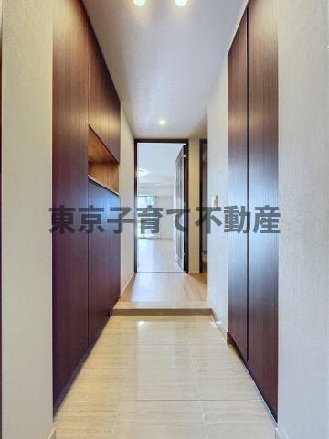プラウド神楽坂の玄関