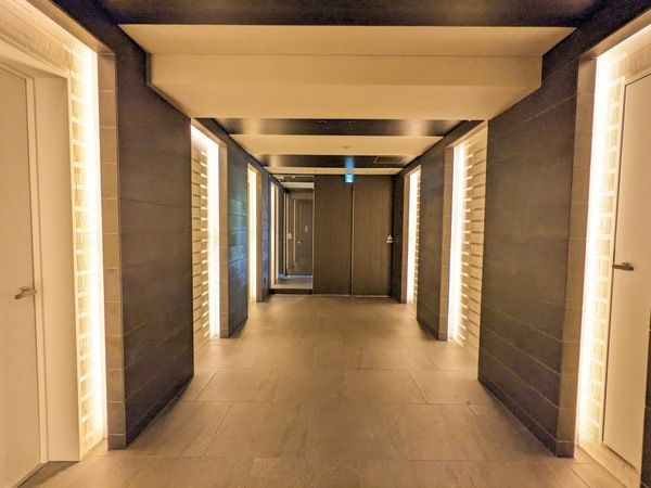 レジュールアッシュOSAKA今里駅前のロビー