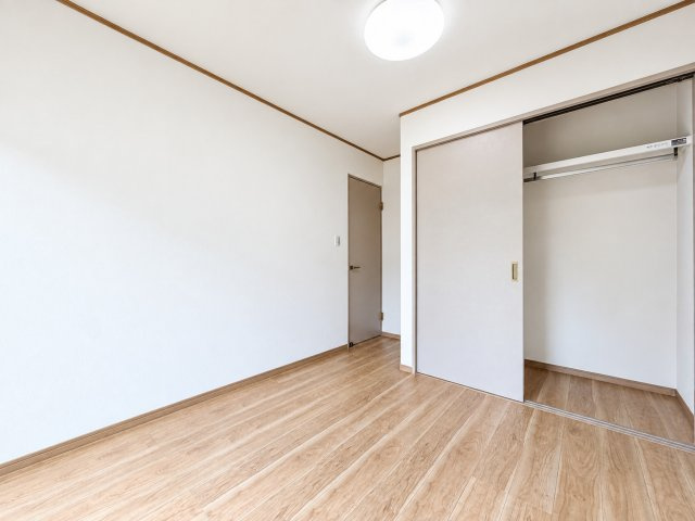 湖南市宝来坂1丁目の洋室