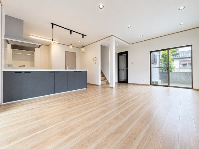 湖南市宝来坂1丁目の居間・リビング