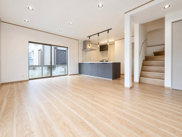 湖南市宝来坂1丁目の居間・リビング