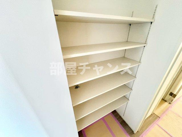 ジトローネ庄内の玄関