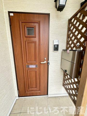 ルミエール下大野Aの玄関