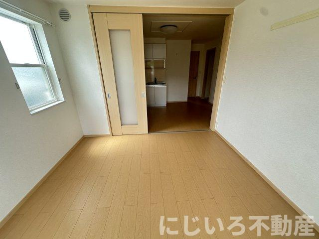 ルミエール下大野Aの居間・リビング