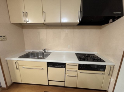 【キッチン】 | 大津市今堅田2丁目25-84　中古戸建 | システムキッチン、AIで加工してあります