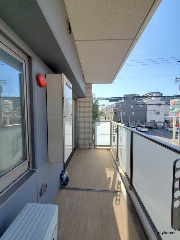 レクエルド塚本　仲介手数料無料のバルコニー