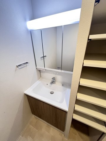 大阪市都島区内代町１丁目の賃貸マンションの独立洗面台