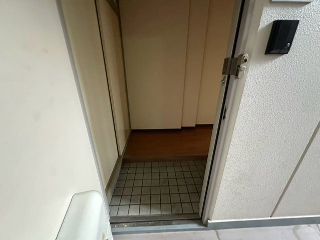 ジュネスの玄関