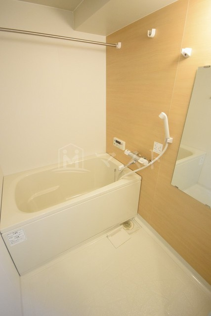 大阪市中央区南船場２丁目の賃貸マンションの浴室|※同マンションの違うタイプのお部屋です
