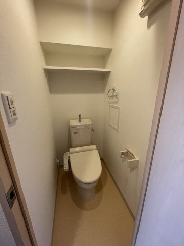 大阪市中央区南船場２丁目の賃貸マンションのトイレ