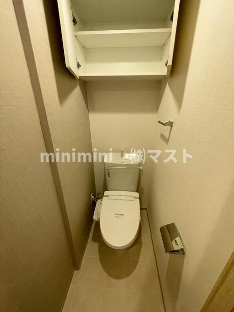大阪市中央区博労町２丁目の賃貸マンションのトイレ