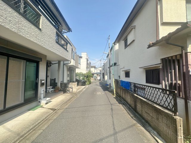 練馬区高松4丁目 限定1棟の前面道路含む現地写真|練馬区高松4丁目の落ち着いた住宅地です