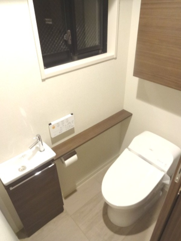 小金井市梶野町５丁目の賃貸マンションのトイレ