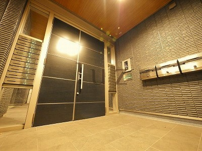 プログレス新鶴見のエントランス