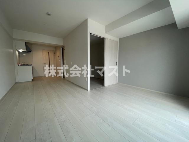 大阪市福島区海老江５丁目の賃貸マンションの居間・リビング