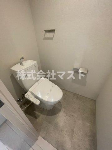 大阪市福島区海老江５丁目の賃貸マンションのトイレ