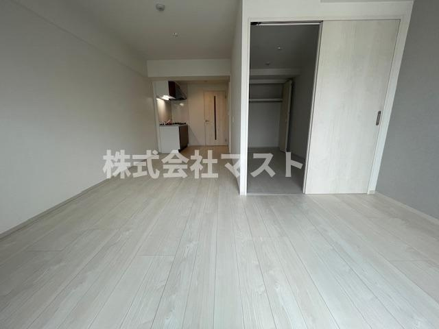 大阪市福島区海老江５丁目の賃貸マンションの居間・リビング