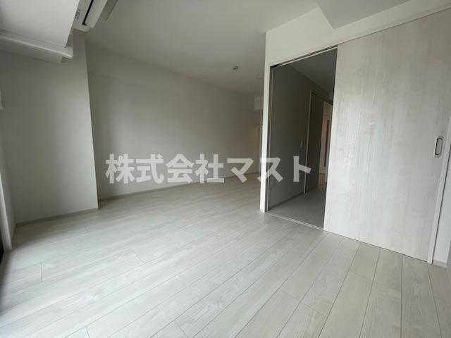 大阪市福島区海老江５丁目の賃貸マンションの居間・リビング