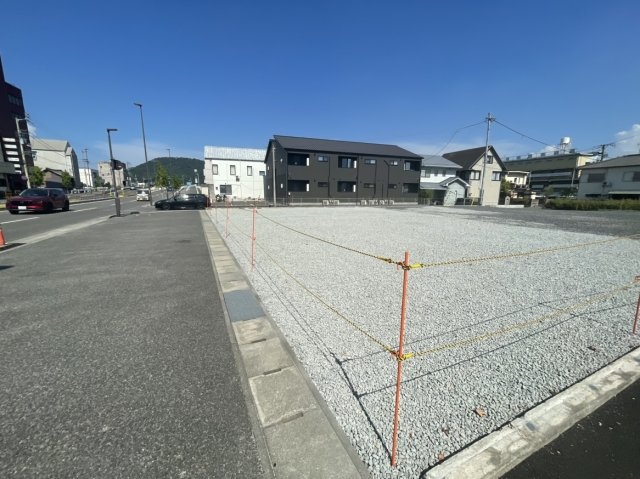 丸亀市土居町　土地の前面道路含む現地写真