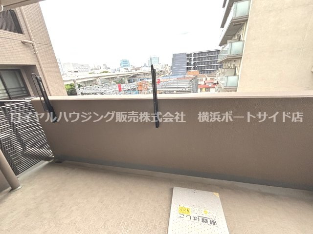 【バルコニー】