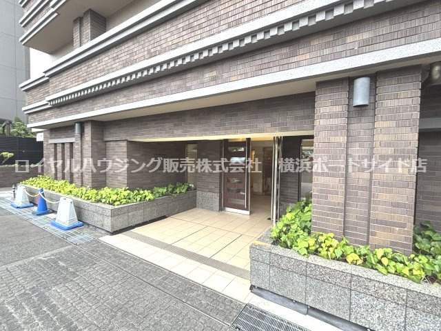 【エントランス】