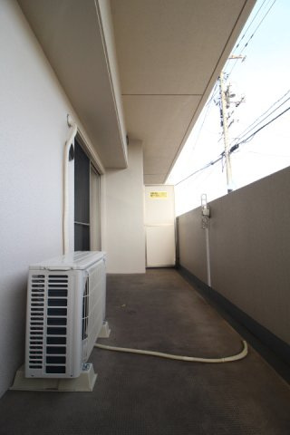 ル・サンク西市のバルコニー