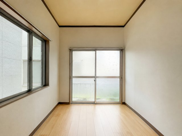 【収納】 | ◆川崎区昭和2丁目　中古戸建◆ | ◆荷物の多い方には嬉しい収納スペースです。季節物やスーツの収納等にピッタリです。　※AIで加工しております。