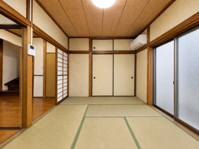 【和室】 | ◆川崎区昭和2丁目　中古戸建◆ | ◆子育て世代のスタッフもいますので、お客様目線での物件選び、ご提案が可能です。お問い合わせいただきました物件以外も多数ご紹介させていただきます。　※AIで加工しております。