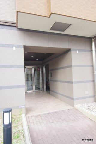 マルセイ玉川マンションのエントランス