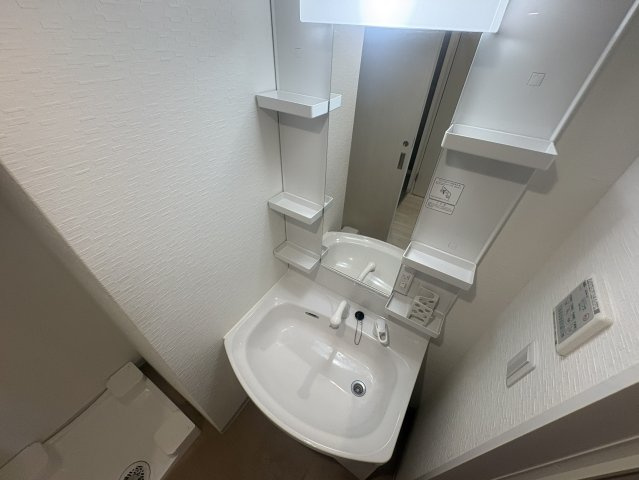 MODERN　PALAZZO江坂AXIAの独立洗面台