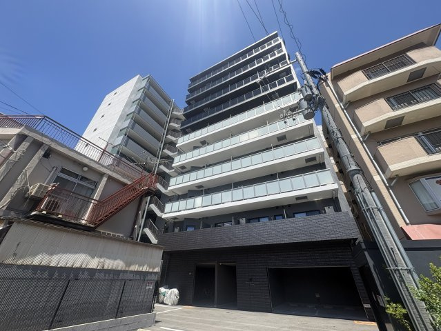 MODERN　PALAZZO江坂AXIAの外観