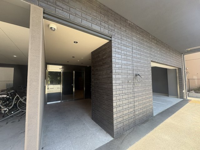 MODERN　PALAZZO江坂AXIAのエントランス