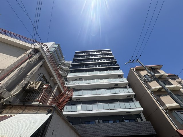 MODERN　PALAZZO江坂AXIAの外観