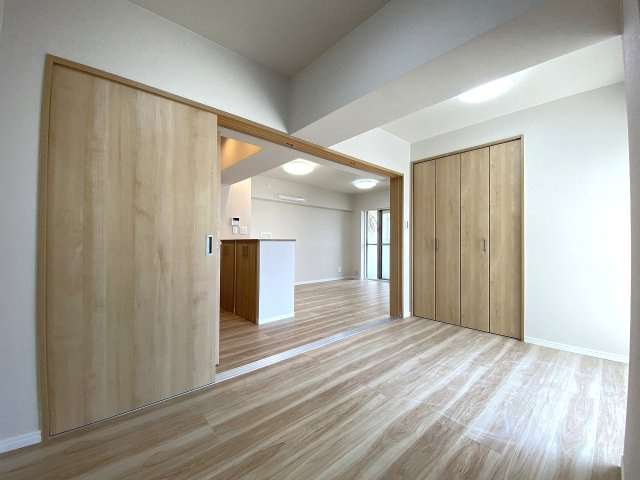 わらびスカイハイツの子供部屋|洋室5.4帖　（間取り図真ん中）