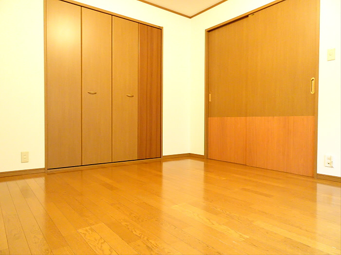 第8三和マンションの居間・リビング|ゆったり過ごせる居間です