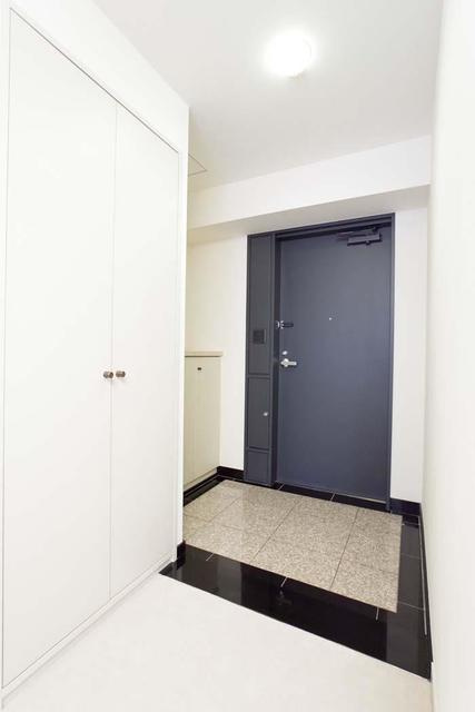 恵比寿ガーデンテラス弐番館の玄関|※写真は同タイプ住戸です。