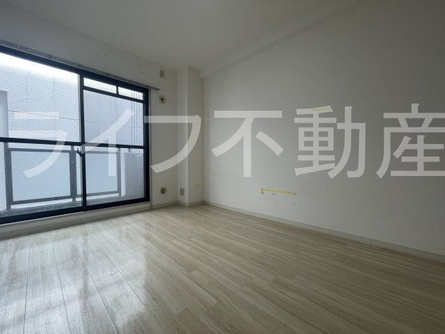ルルド今米の内装|明るい色調の室内です