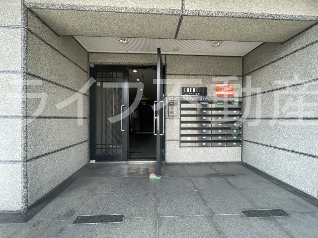 ルルド今米のエントランス|落ち着いたエントランスです